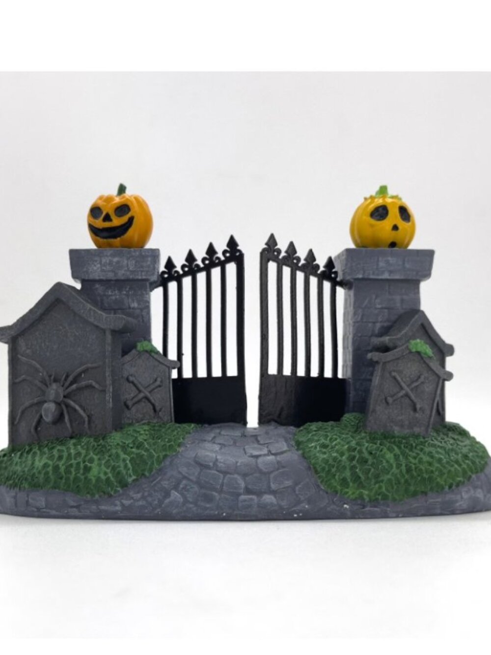 Disney Pre-Lit Animated Halloween Village, 9 pc. NWT - Picture 6 of 10